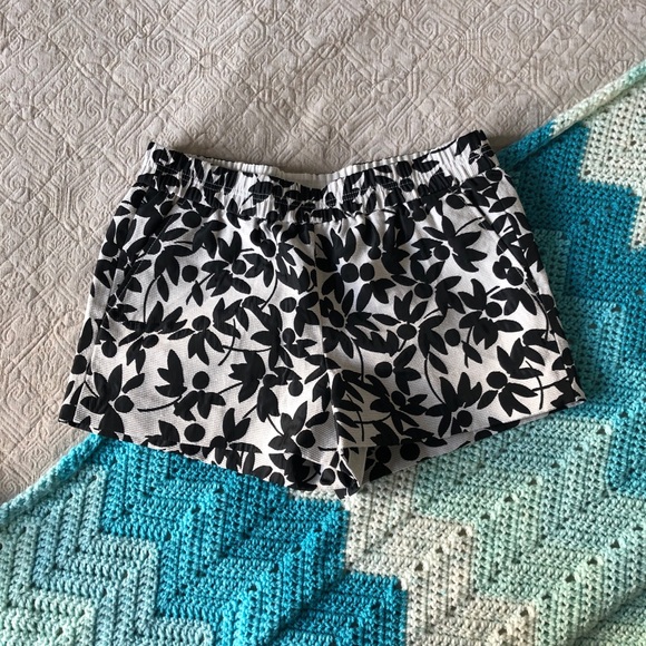 J. Crew Pants - J. crew boardwalk pull-on shorts